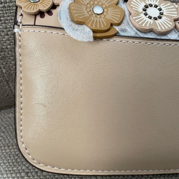 Coach 1941 wristlet clutch tea roses in colour Beechwood - Picture 16 of 16